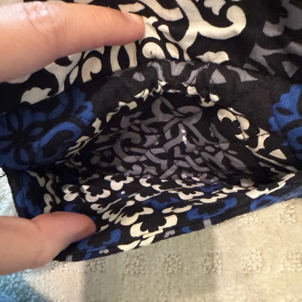 Vera Bradley Turnlock Wristlet Wallet in Blue Medallion - Picture 4 of 6